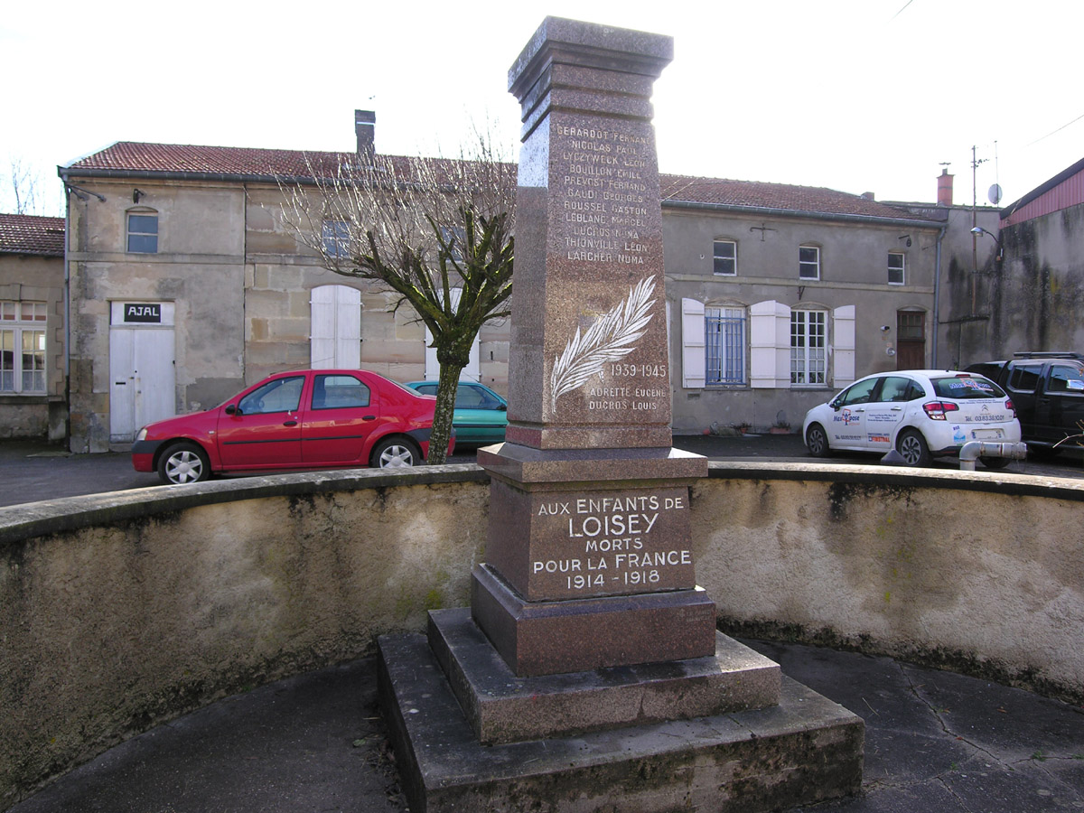 Le monument aux morts de Loisey