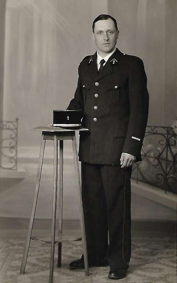 Portrait de M. Roger Poisson, pompierde Loisey de 1948 à 1956